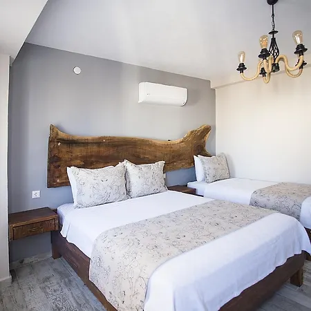 Tenedion Hotel *