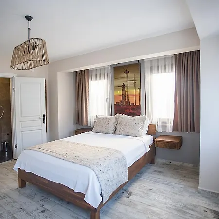 Tenedion Hotel *
